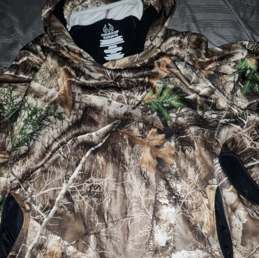 RealTree Men’s Camo Hooded Hunting Sweatshirt. XL
